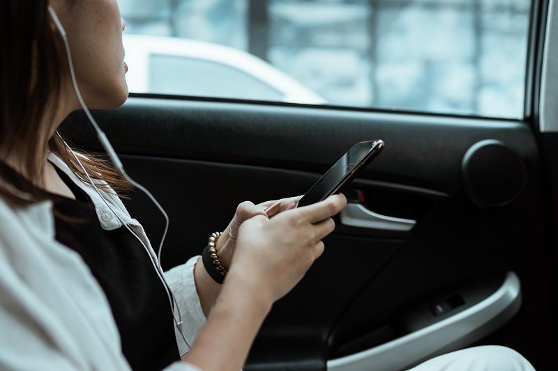 Comment la radio que nous écoutons influence notre humeur | So Busy Girls