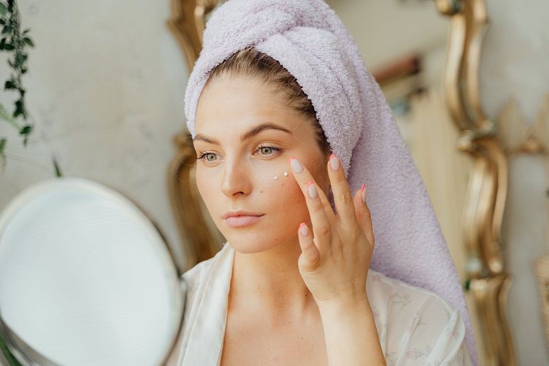 Voici la différence entre une crème de jour et une crème de nuit (et pourquoi vous ne devriez jamais inverser les 2) | So Busy Girls