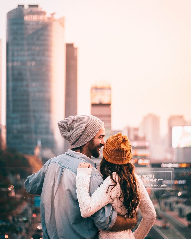 C'est désormais prouvé : les femmes préfèrent les hommes plus jeunes | So Busy Girls