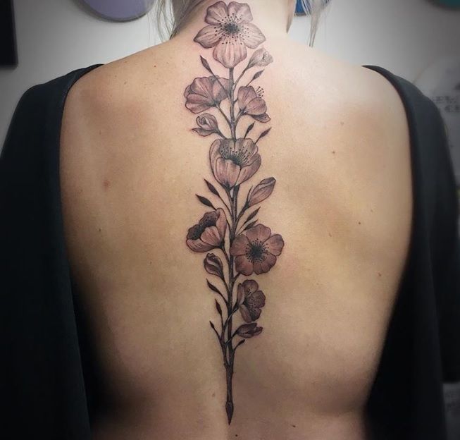 22 tatouages sexy (et totalement inattendus) à vous faire dans le dos | So Busy Girls