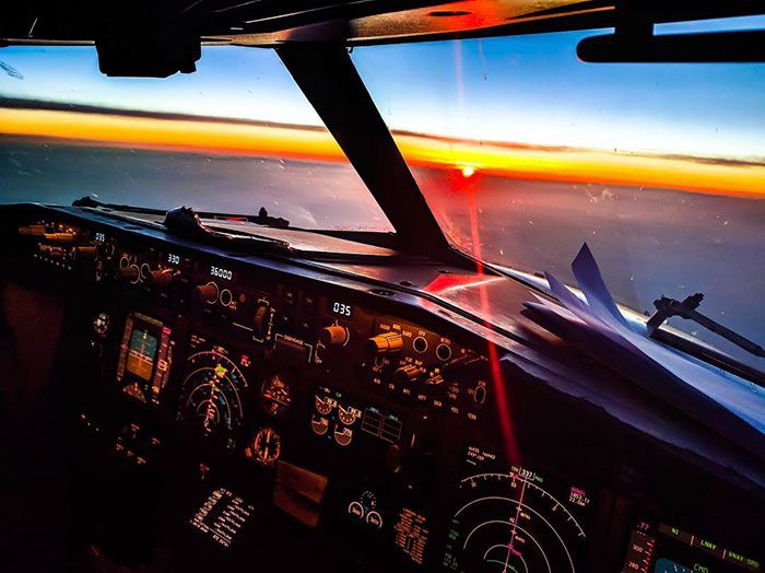 Les selfies incroyables de cette pilote de ligne suédoise affolent le web | So Busy Girls