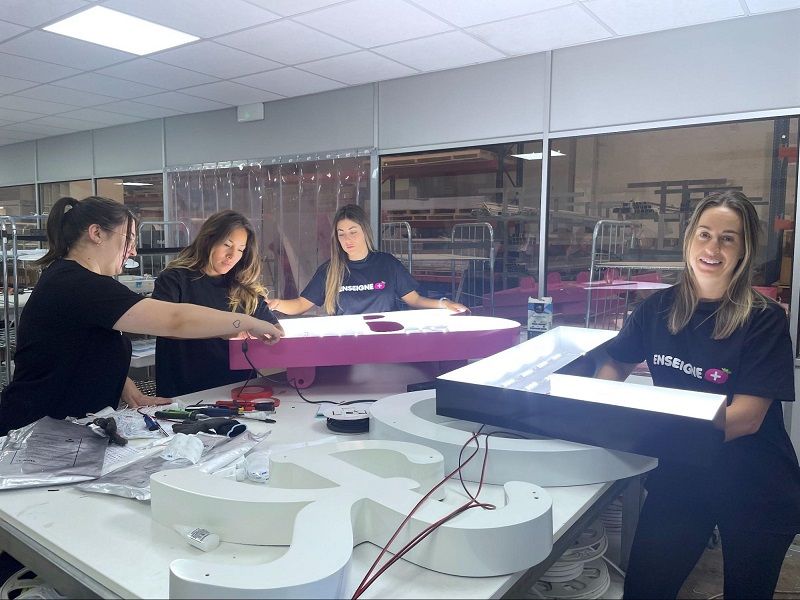 EnseignePlus révolutionne l'achat d'enseignes en France | So Busy Girls