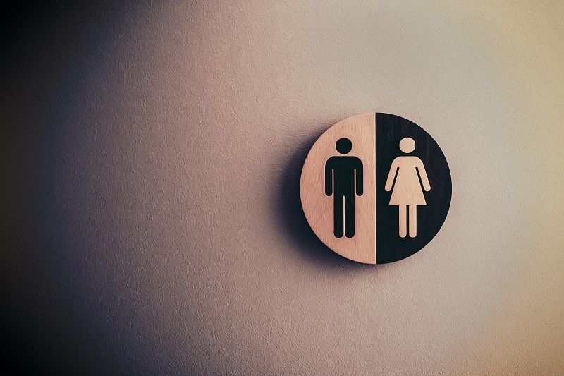 Pourquoi l'envie de faire pipi devient-elle aussi pressante dès qu'on rentre chez soi ? | So Busy Girls