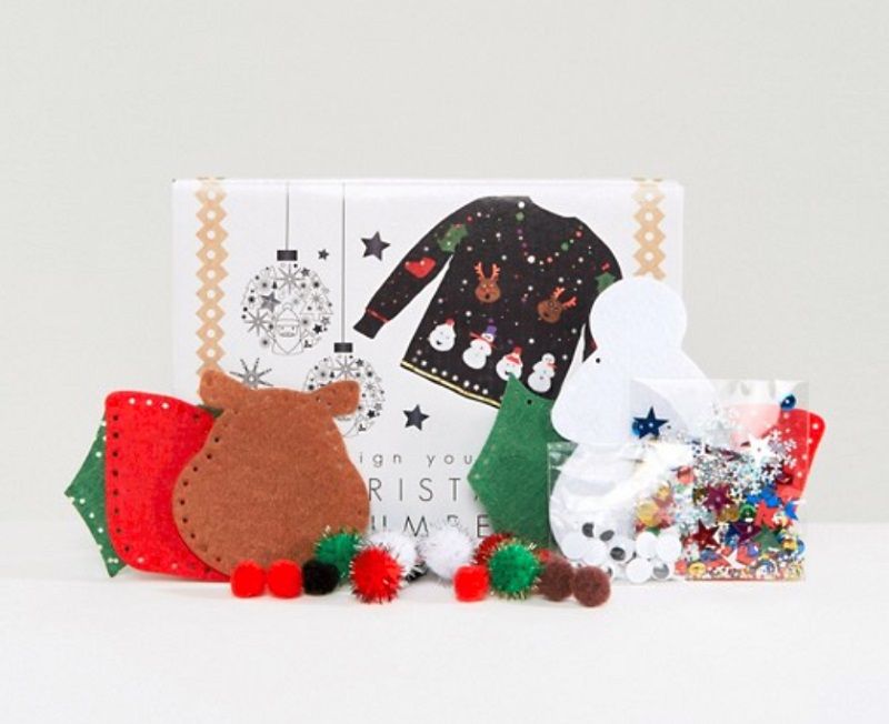 Avis aux créatives : ce kit DIY permet de créer son propre pull de Noël soi-même ! | So Busy Girls