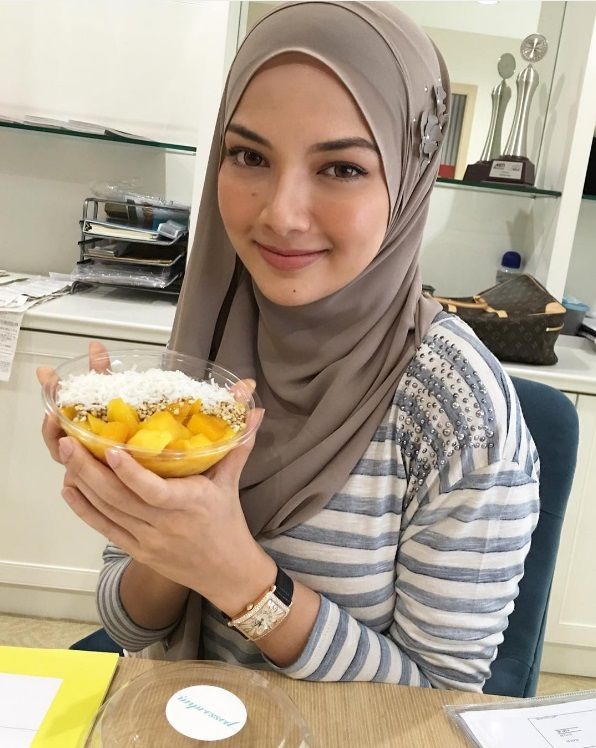 Noor Neelofa Mohd Noor, Malaisie | So Busy Girls