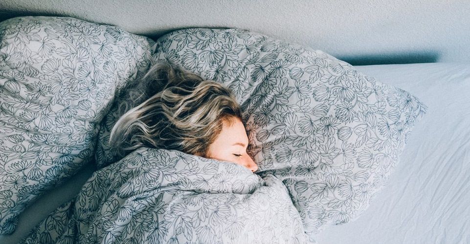 6 choses que vous devez savoir sur la paralysie du sommeil, ce trouble terrifiant qui touche 1 Français sur 5 | So Busy Girls