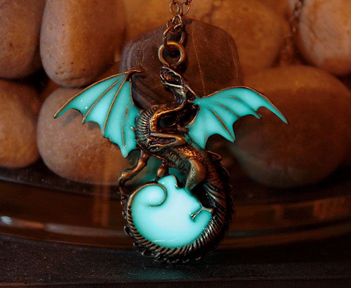 Ces bijoux qui brillent dans le noir vous donneront l'impression d'être magique | So Busy Girls