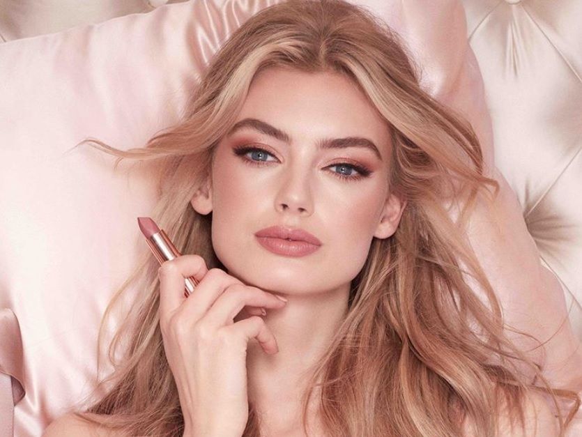 Voici le rouge à lèvres qui va à toutes les femmes | So Busy Girls