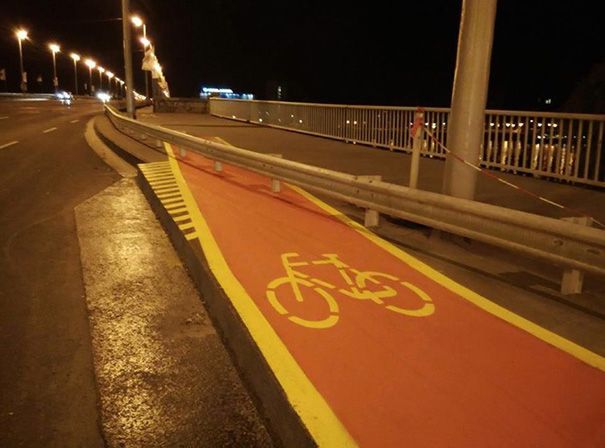 Cette piste cyclable a vraiment un petit souci... | So Busy Girls
