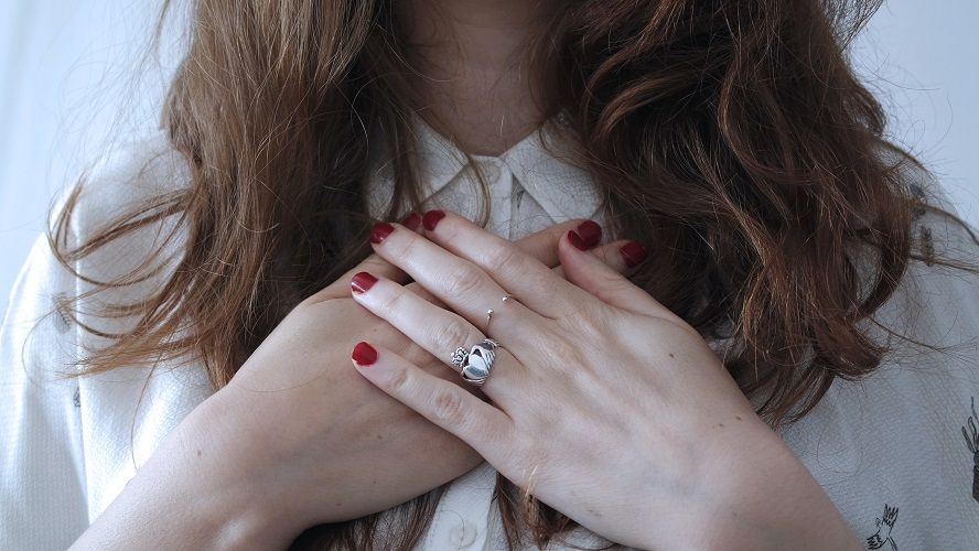 7 raisons très convaincantes de se parler à soi-même | So Busy Girls