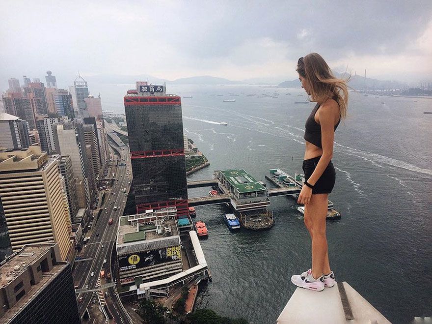 Cette Russe prend les selfies les plus dangereux du monde (et ça fait peur !) | So Busy Girls