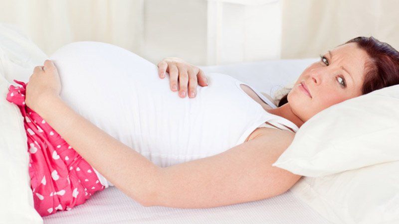 Grossesse alitée : comment tenir le coup ! | So Busy Girls