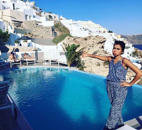 Cette femme se retrouve seule en voyage de noces parce que son mari n'a pas pu partir et poste des photos solos hilarantes | So Busy Girls