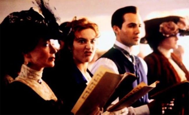 10 photos inédites qui permettent de voir le film Titanic sous un nouvel angle | So Busy Girls