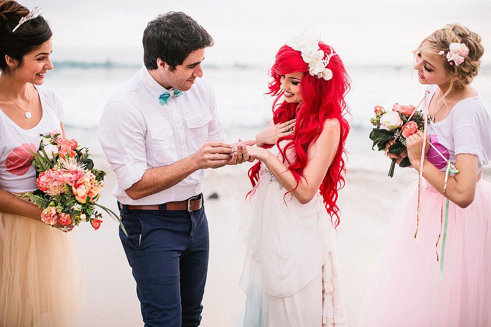 Ariel La Petite Sirène épouse Eric dans ce mariage féerique sur la plage | So Busy Girls