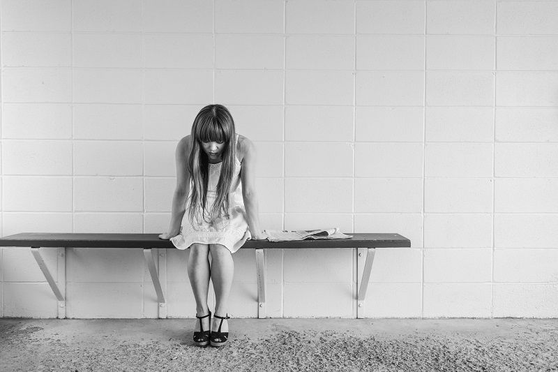 7 façons d'aider un proche qui fait une dépression | So Busy Girls