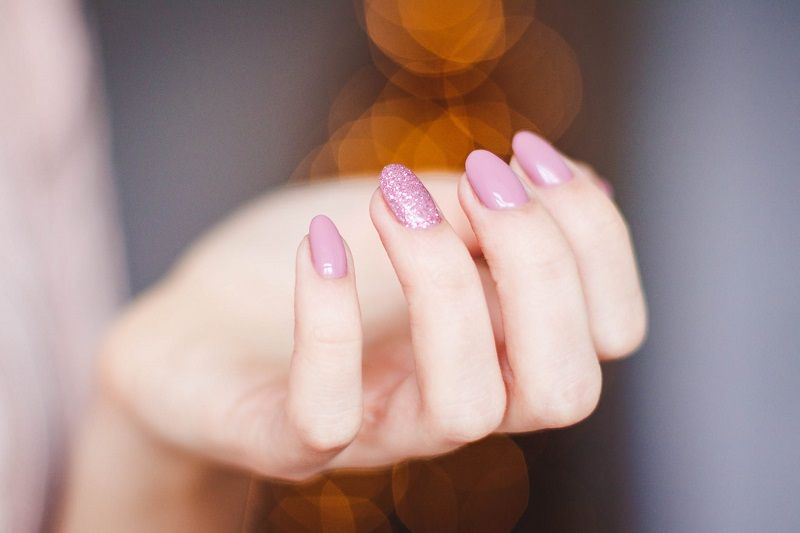 3 huiles essentielles pour prendre soin de ses ongles | So Busy Girls