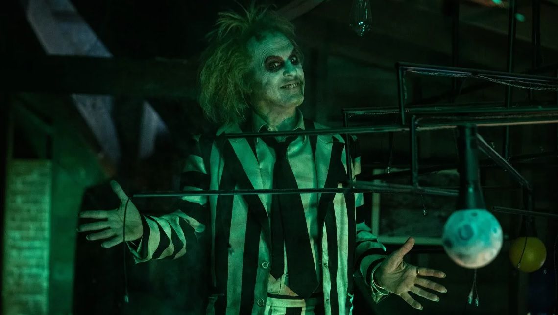 Les premi&egrave;res images de Beetlejuice 2 de Tim Burton enfin d&eacute;voil&eacute;es !
