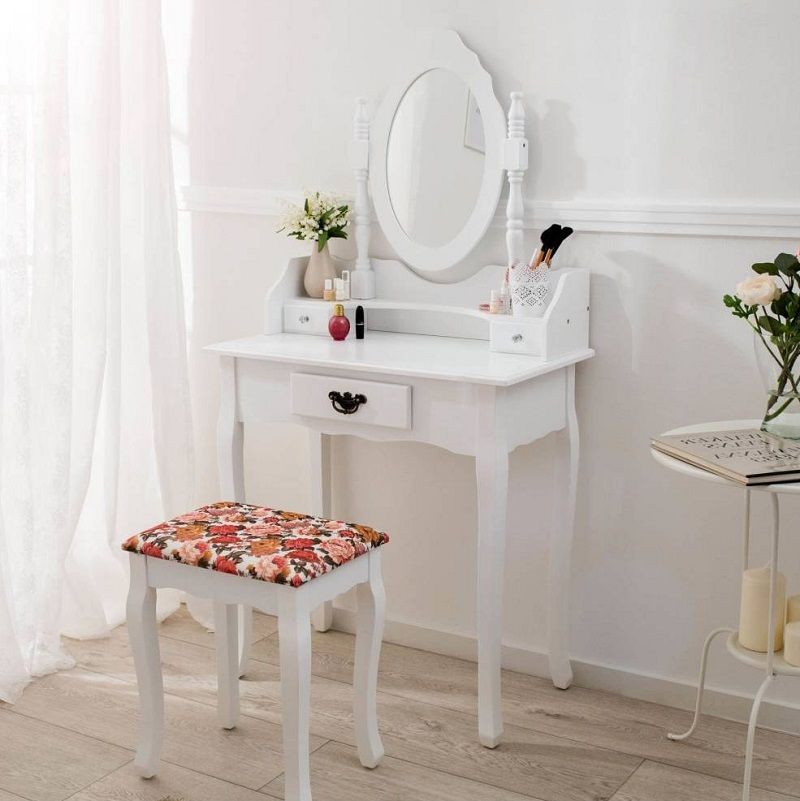Une exposition passionnante sur les meubles et leurs secrets | So Busy Girls
