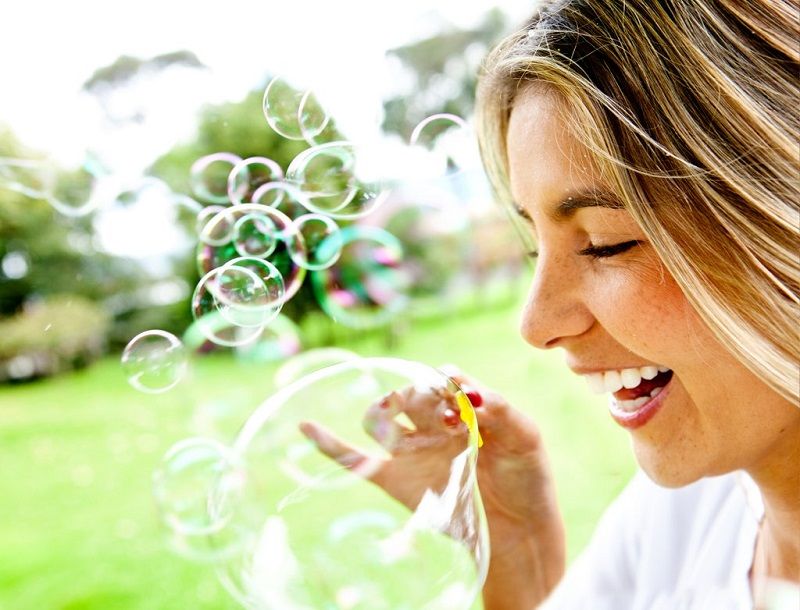 5 façons simples de se sentir plus heureux et plus aimé tout de suite | So Busy Girls