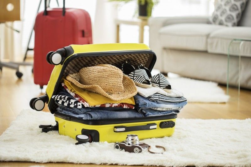 10 choses qu'on oublie tout le temps de mettre dans sa valise pour les vacances | So Busy Girls