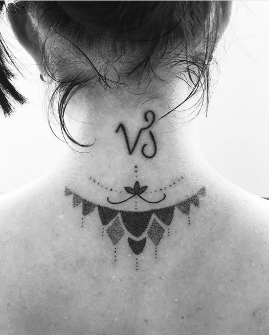 15 tatouages sexy et osés à vous faire dans le cou | So Busy Girls