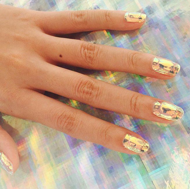 La dernière tendance nail art : les glass nails | So Busy Girls
