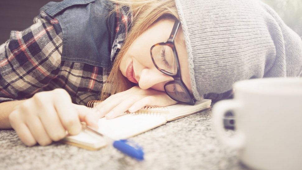 5 choses à faire pour cacher une gueule de bois | So Busy Girls