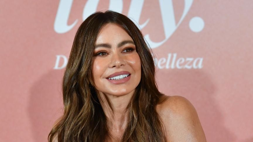 Sofia Vergara contrainte d’annuler sa venue aux Emmy Awards après une allergie impressionnante qui affole Instagram | So Busy Girls