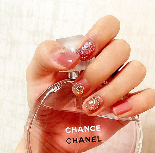 La dernière tendance nail art : les glass nails | So Busy Girls