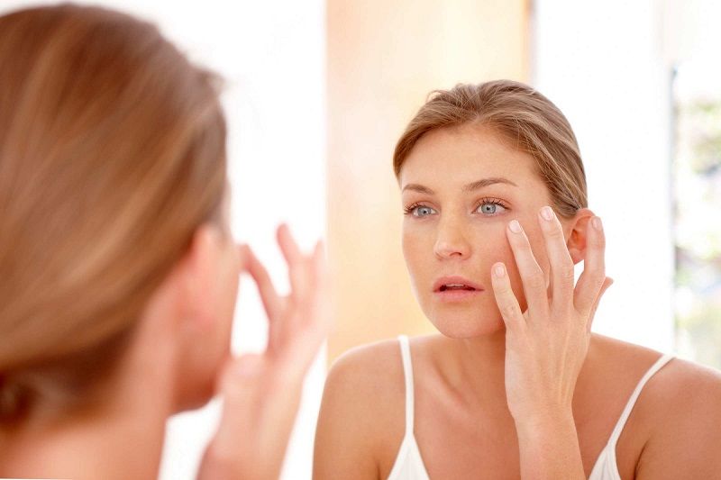 Ces 4 astuces beauté vous feront paraître plus jeune en quelques secondes | So Busy Girls