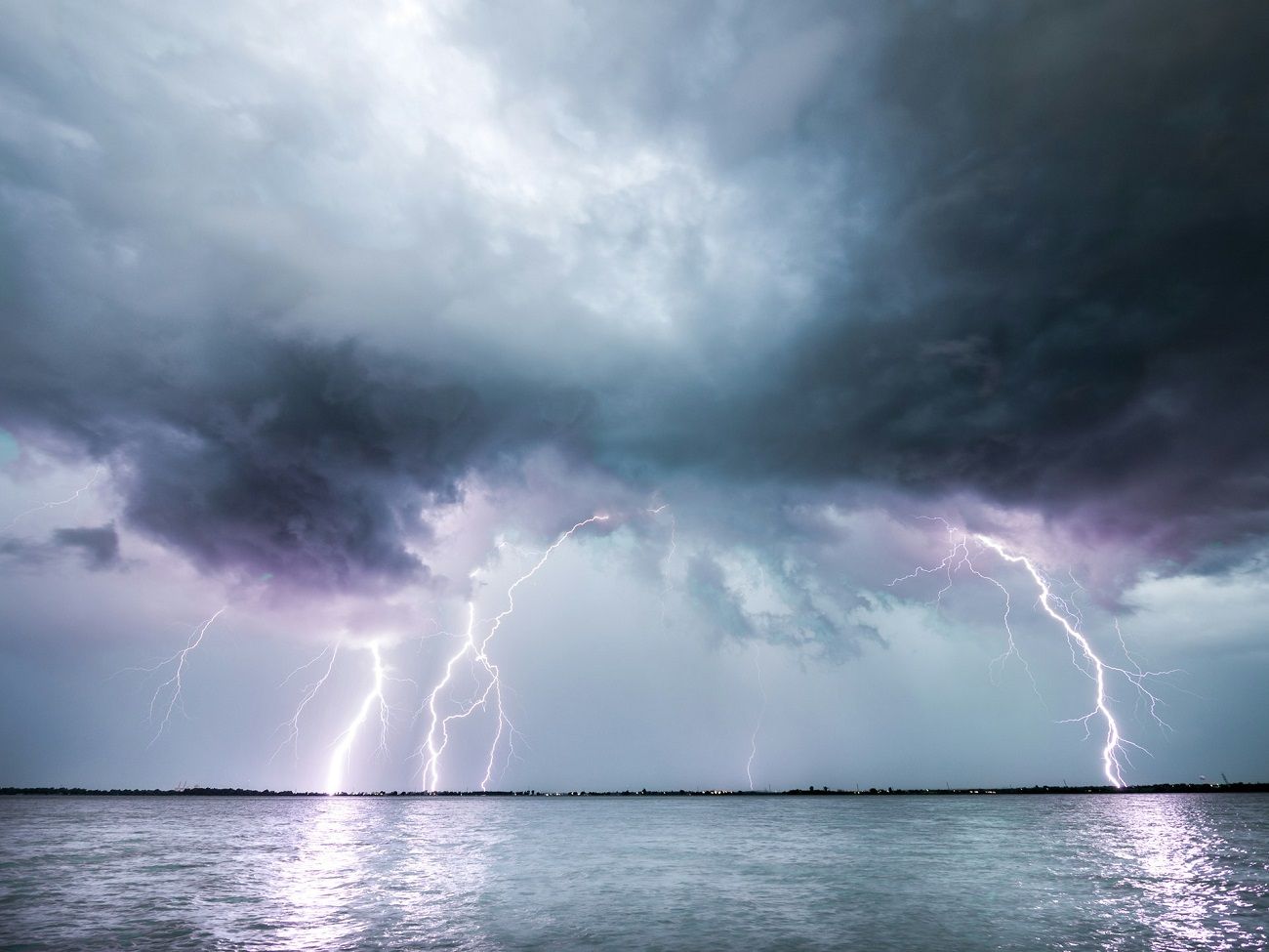 Grêle, pluie et orages : voici les départements les plus exposés ce dimanche | So Busy Girls