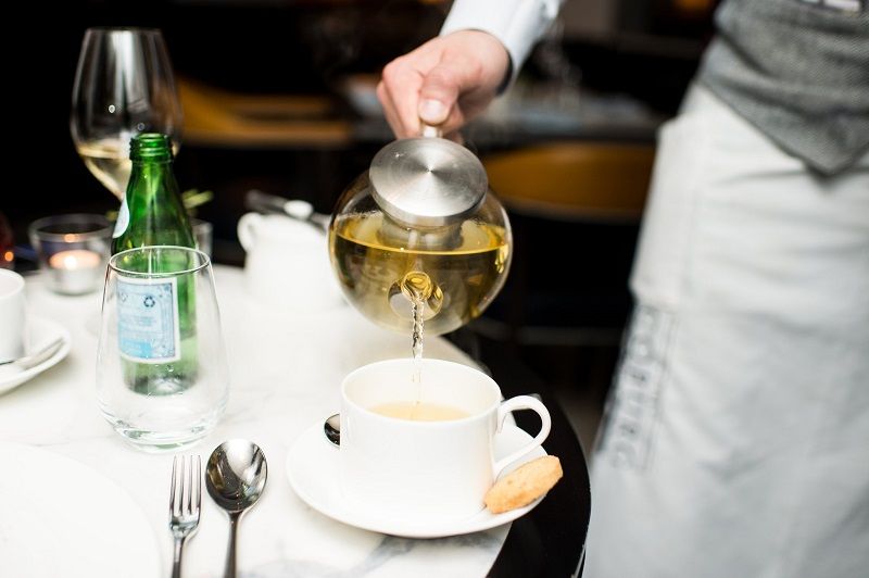 Pourquoi boire du thé vert peut vous aider à maigrir | So Busy Girls