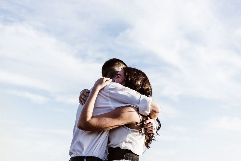 10 façons efficaces de rassurer une personne angoissée | So Busy Girls