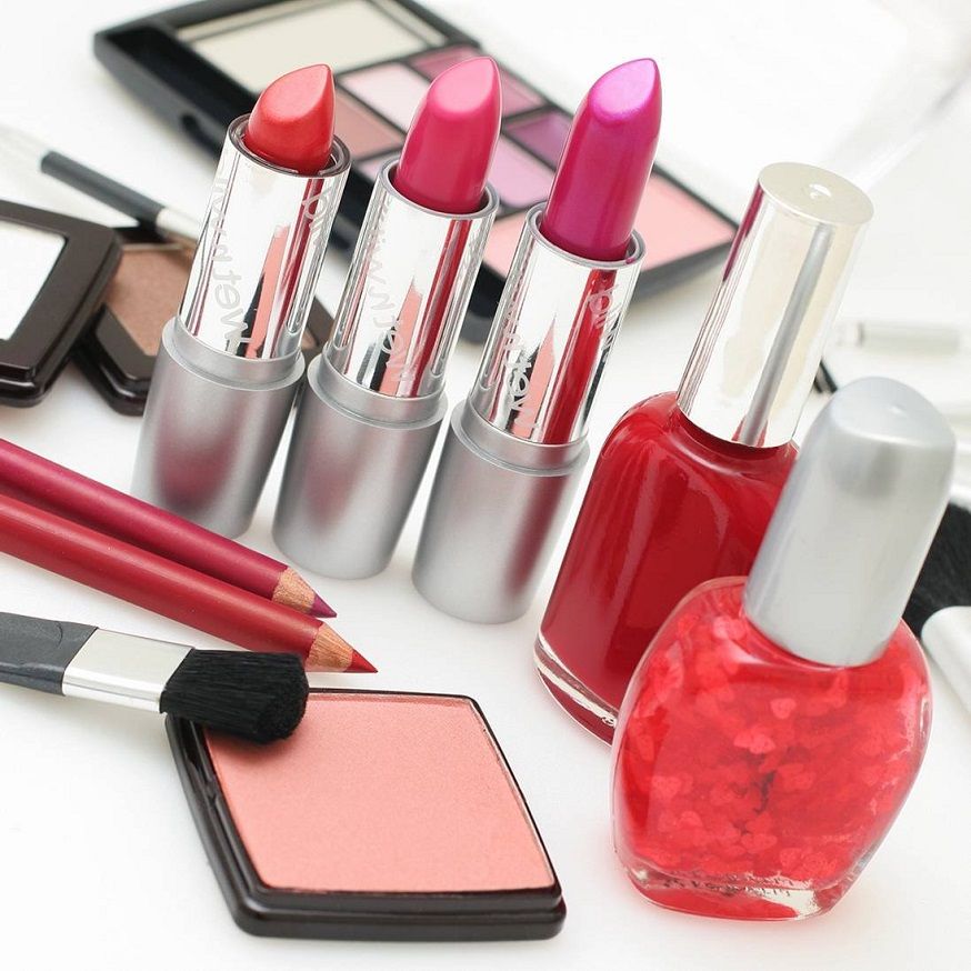 7) DÉBARASSEZ-VOUS DES PRODUITS DE BEAUTÉ DÉPASSÉS | So Busy Girls