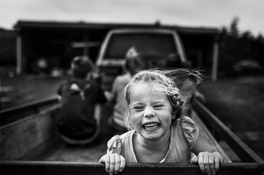 Cette maman photographe capture l'enfance de ses enfants loin de tout appareil électronique moderne | So Busy Girls