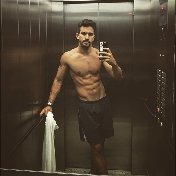 Les 21 selfies masculins les plus sexy de l'année vont vous donner très chaud | So Busy Girls