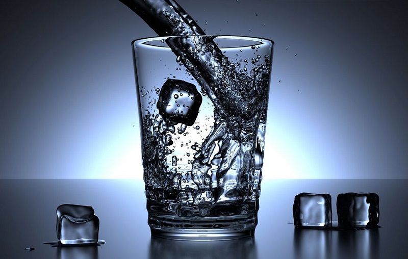 Voici comment maximiser les bienfaits de l'eau que vous buvez tout au long de la journée | So Busy Girls