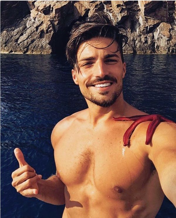 Les 21 selfies masculins les plus sexy de l'année vont vous donner très chaud | So Busy Girls