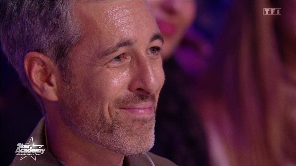Il est là pour une raison : la réflexion de Léa sur Michael Goldman en dit long sur l'ambiance au château