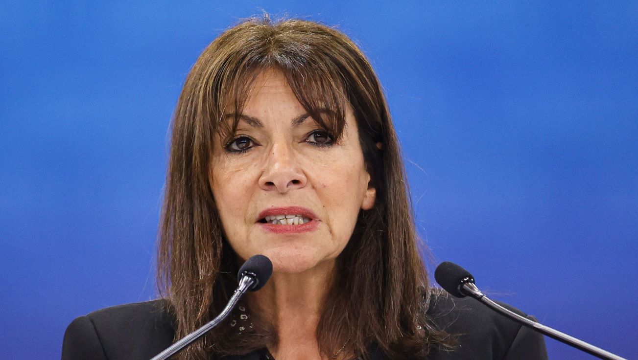 Bravo Emmanuel et vivre Paris ! : le geste d’Anne Hidalgo qui a marqué la soirée de victoire