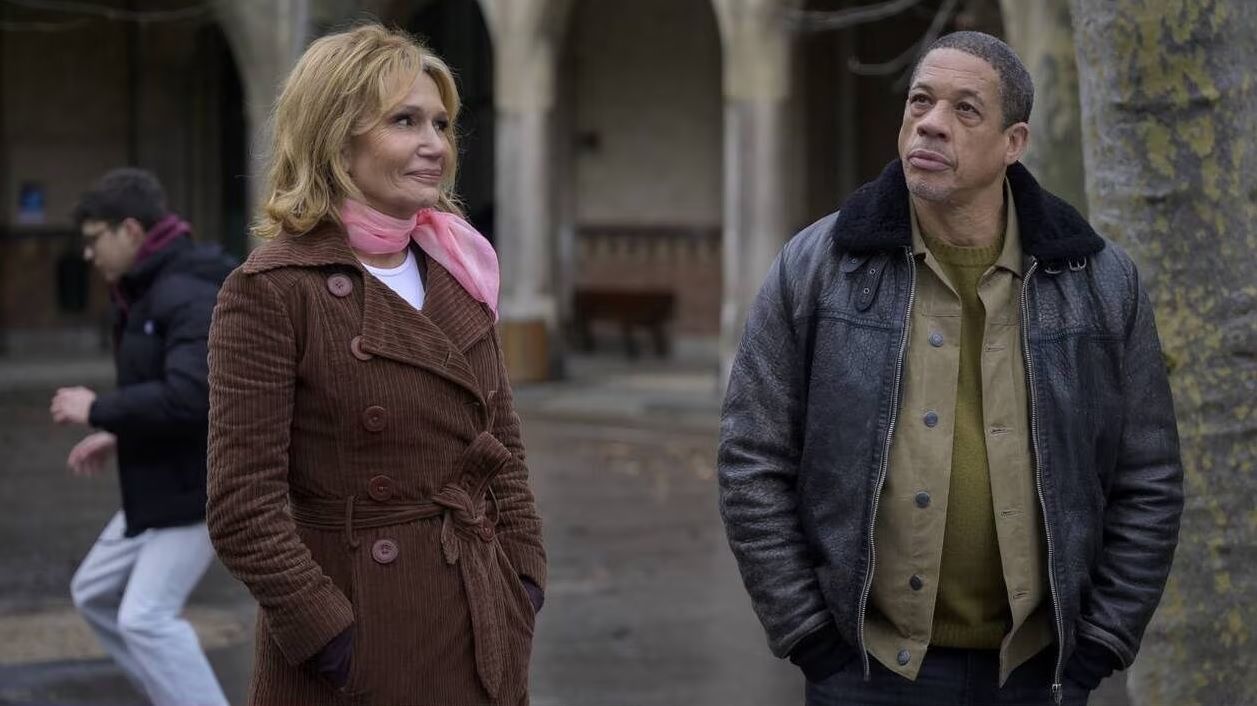 Le rempla&ccedil;ant reprend la t&ecirc;te des audiences TV face &agrave; Meurtre au paradis et Mari&eacute;s au premier regard