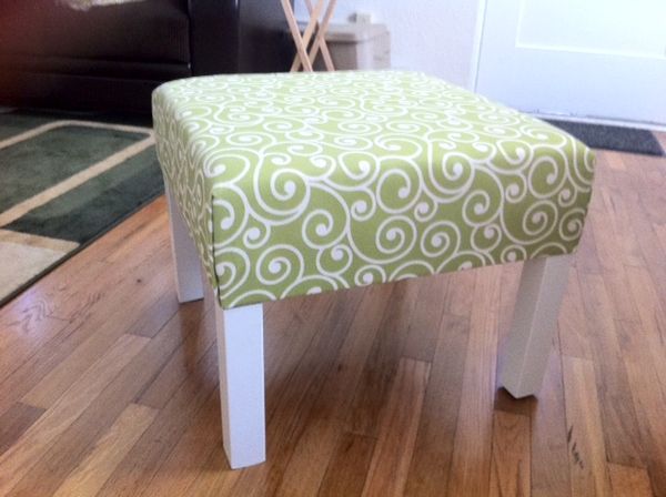 Cette table Ikea coûte moins de 10€, mais regardez tout ce que vous pouvez faire avec ! | So Busy Girls