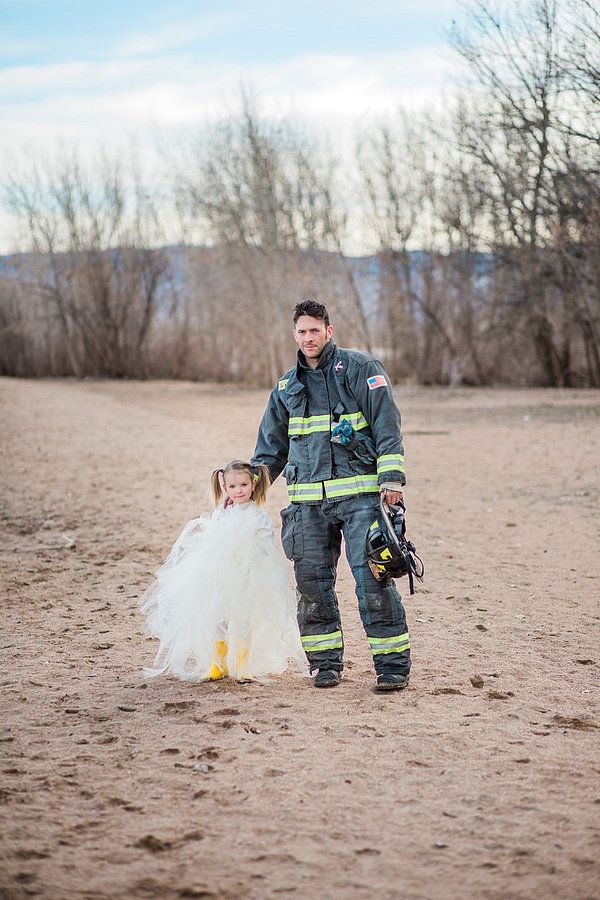 Ce shooting photo d'un papa pompier et de sa petite fille de 3 ans est adorable | So Busy Girls