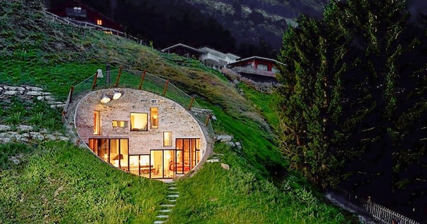 Cette maison troglodyte a été habilement transformée en villa luxueuse | So Busy Girls
