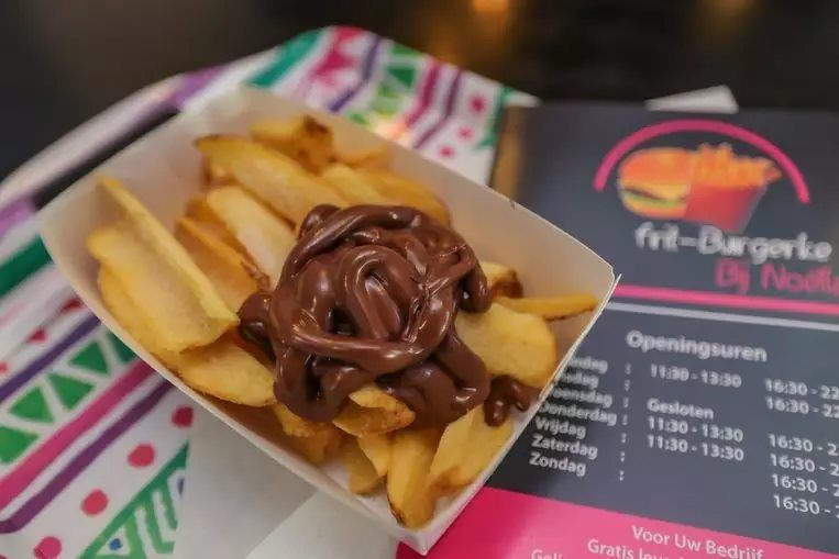 Dans cette friterie belge, on peut désormais commander des frites au Nutella | So Busy Girls