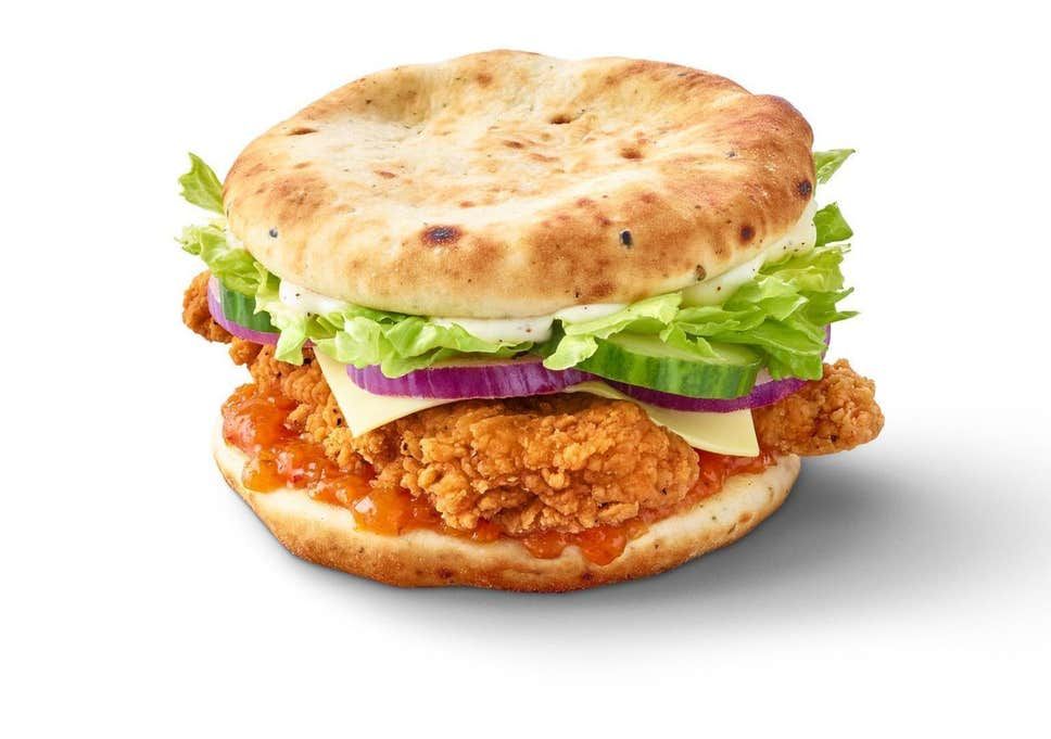 McDonald's vient de lancer un burger indien avec poulet frit et galettes façon naan | So Busy Girls