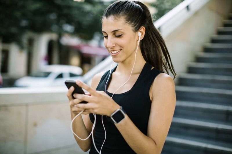 Pourquoi vous ne devriez jamais courir avec votre téléphone à la main | So Busy Girls
