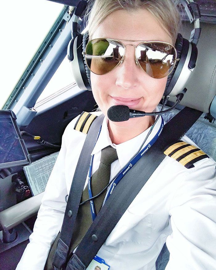Les selfies incroyables de cette pilote de ligne suédoise affolent le web | So Busy Girls