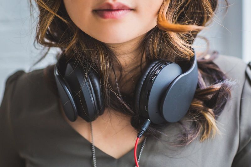 31 chansons qu'on ne veut surtout pas entendre pendant le confinement | So Busy Girls